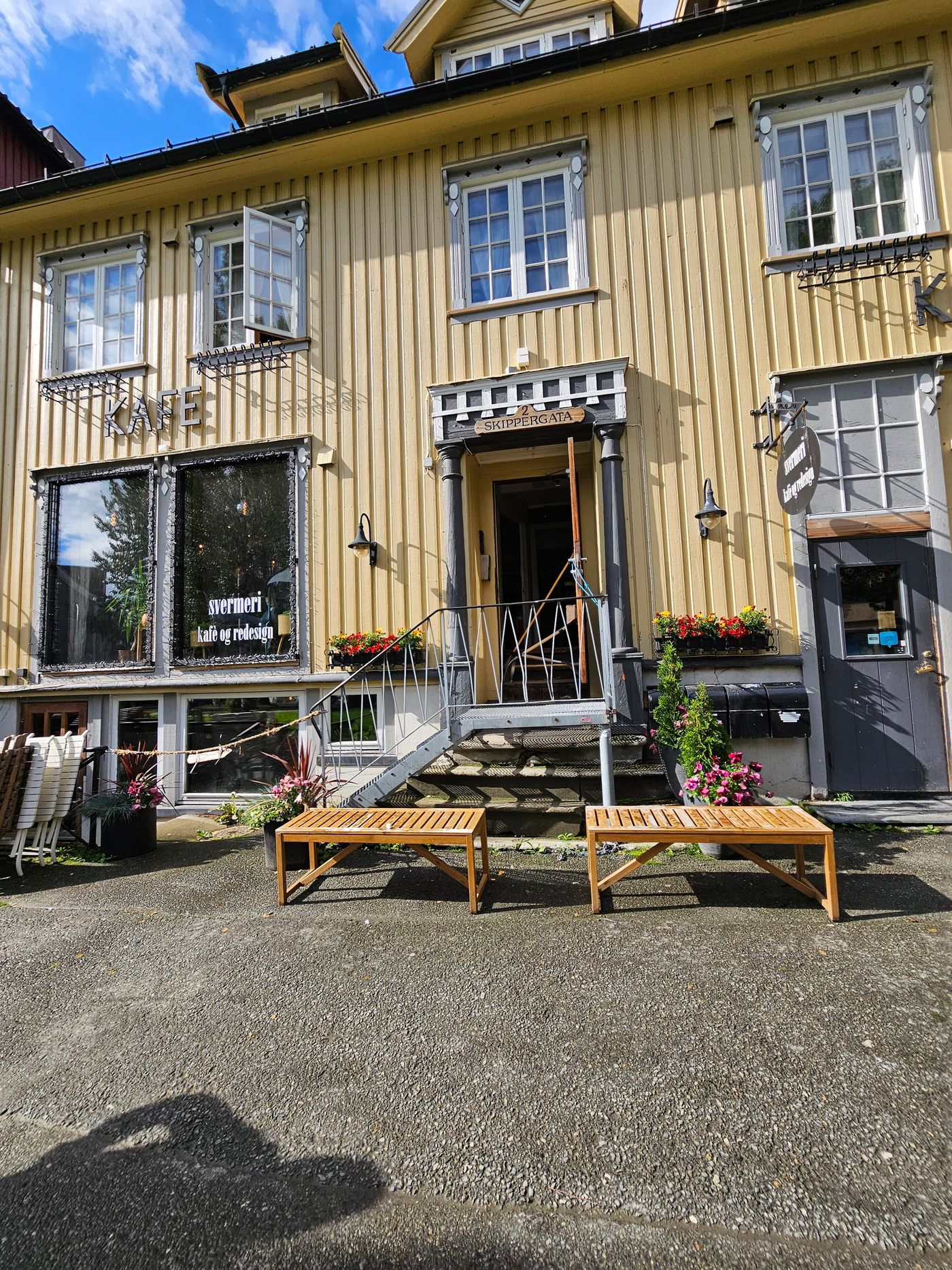 Yellow clapboard frontage in the old wooden town