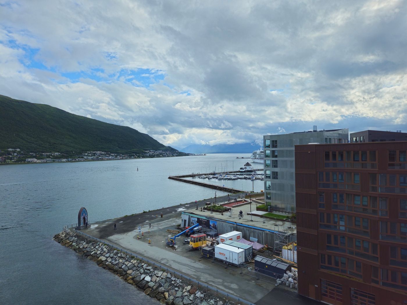 Working quay and breakwater under the town's hill
